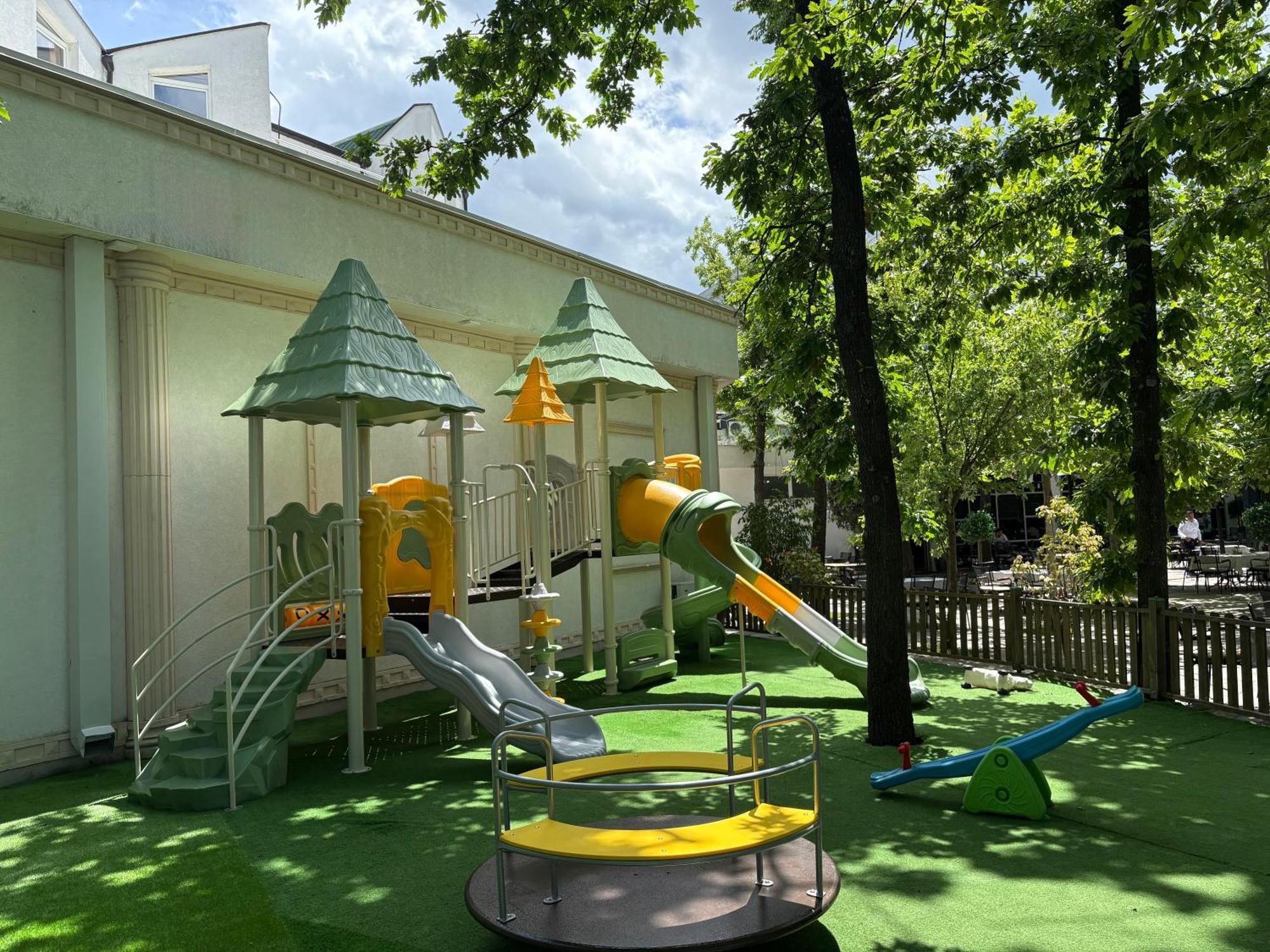 Hotel Europa 92 Uroševac Exterior foto